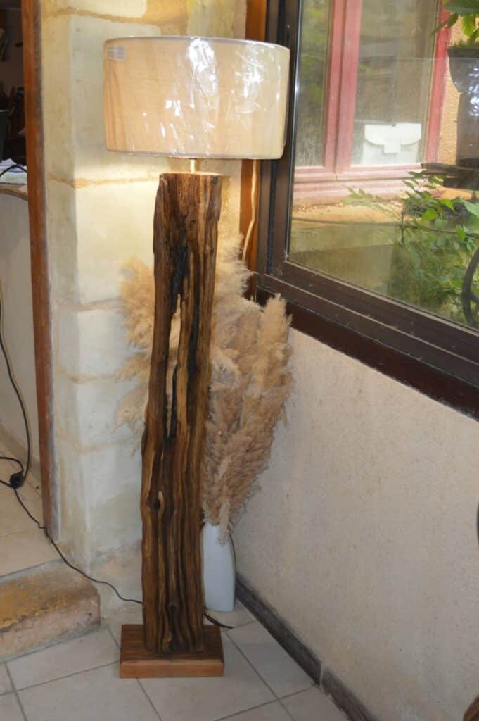 lampadaire vielle poutre