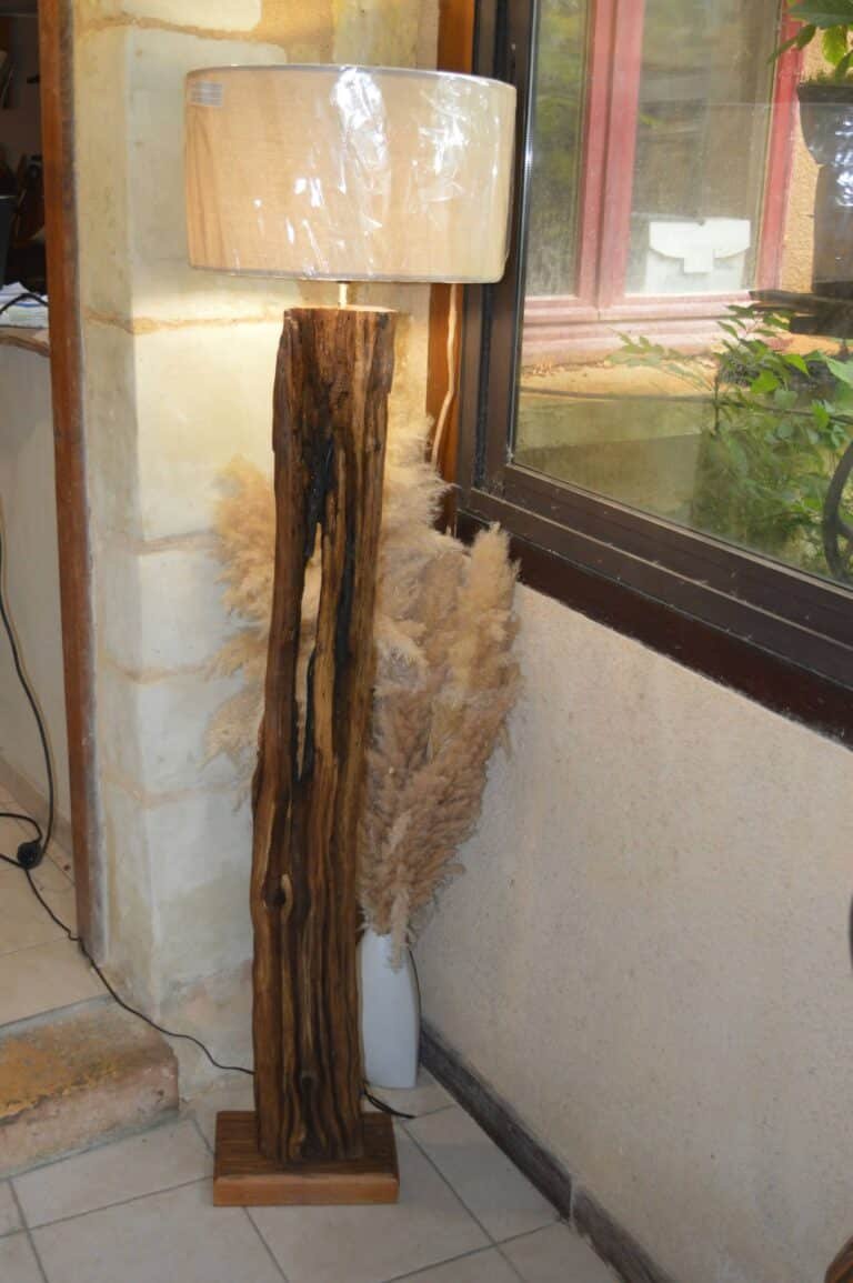lampadaire vielle poutre